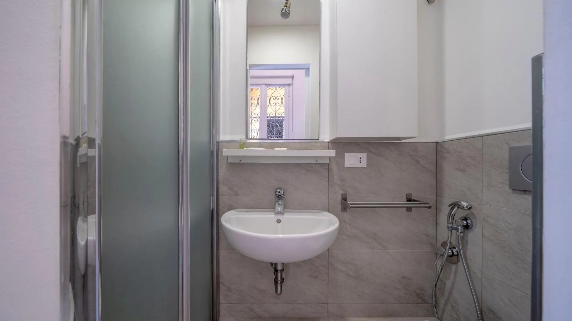 Milan St Joseph Apartment İtalya